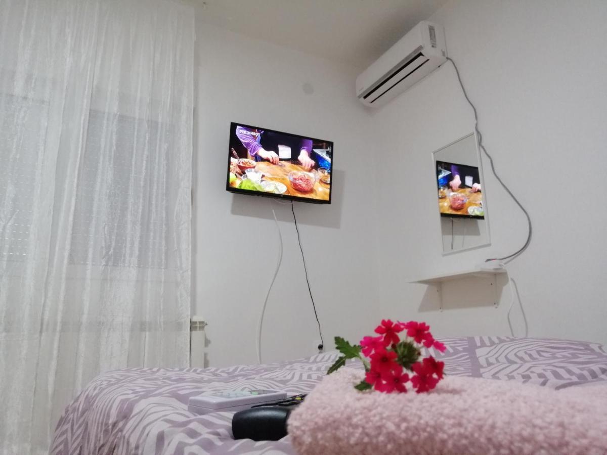Apartman Nana Jagodina Buitenkant foto